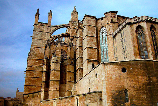 Ostseite der beeindruckenden Kathedrale