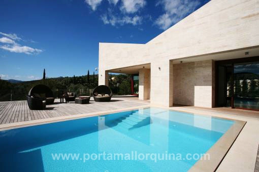 Luxusvilla mit Pool und Meerblick in Canyamel auf Mallorca