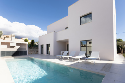 Moderne Villa mit Pool und Dachterrasse mit Meerblick in Son Moja