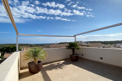 Entzückendes Stadthaus mit charmanten Patio und Dachterrasse mit Meerblick in Portocolom