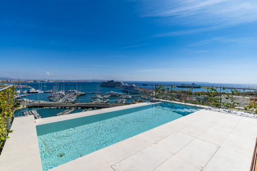 Luxuriöses Penthouse mit privatem Pool und einmaligen Blick auf die Bucht von Palma