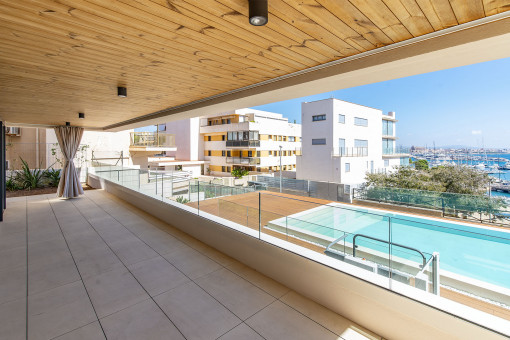 Große Terrasse mit Meerblick 