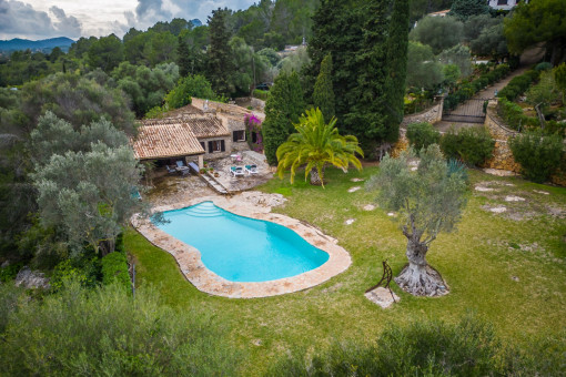 Charmante Steinfinca in ruhiger Umgebung von Pollensa mit Aussicht, Pool und Ferienvermietungslizenz