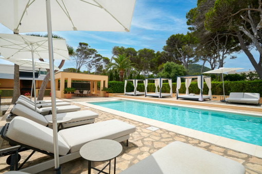 Traumhafter Rückzugsort an der Küste: Villa mit Meerblick und exklusivem Pool in Cala Ratjada