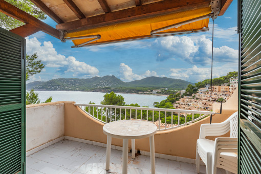 Balkon mit Blick auf das Mittelmeer