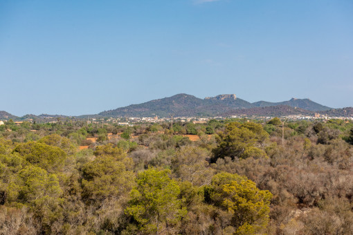 Weitblick bis Sant Salvador