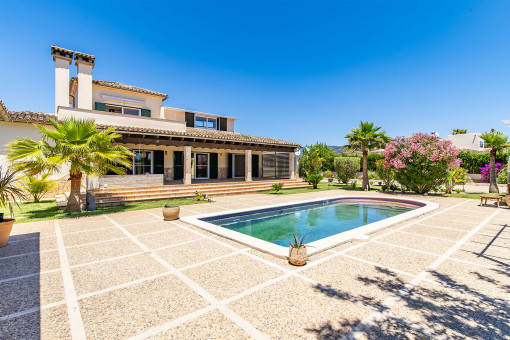 Freistehende Familien-Villa im Finca Style mit Bergblick und Sauna - zur Saisonmiete (6 Monate)