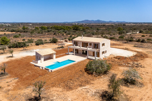 Spektakuläre Neubaufinca mit Pool und Meerblick zwischen Es Llombards und Ses Salines