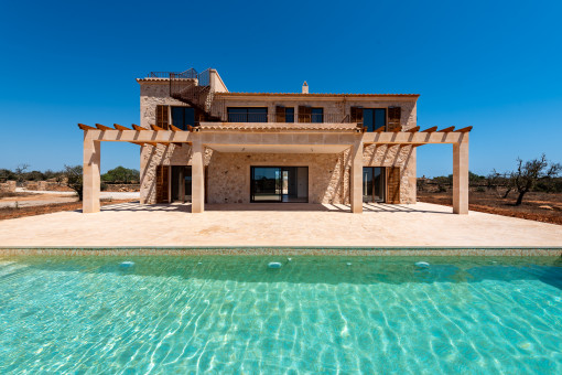 Moderne Neubaufinca mit Weitblick  bis zum Meer nahe Ses Salines