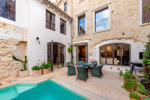 Historisches, restauriertes Stadthaus mit Pool und Dachterrasse im Südosten Mallorcas