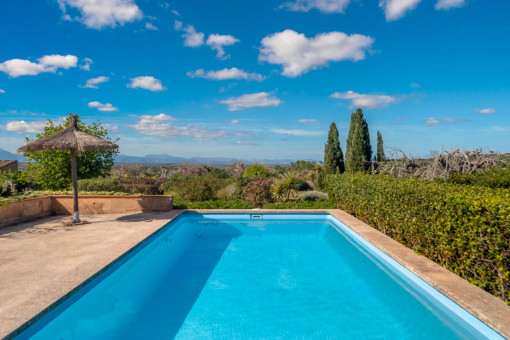 Pool mit Weitblick