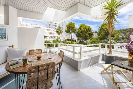 Renoviertes Apartment mit großzügiger Terrasse und Meerzugang in Cala Vinyes