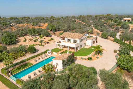 Absolutes Traumanwesen mit Pool und herrlichem Panoramablick bis nach Cabrera nahe Ses Salines