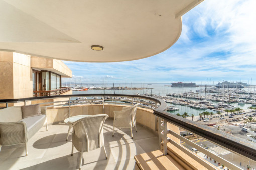 Elegantes Penthouse mit Meerblick am Paseo Marítimo