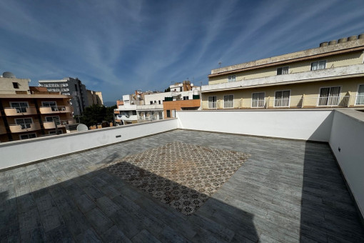 Weitläufige Dachterrasse