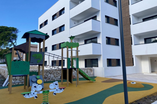 Neue Wohnanlage mit Gemeinschafts-Pool & Spielplatz in Cala Ratjada - Wohnung 1. Stock