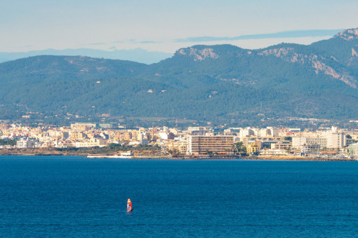 Fernblick auf die Bucht von Palma