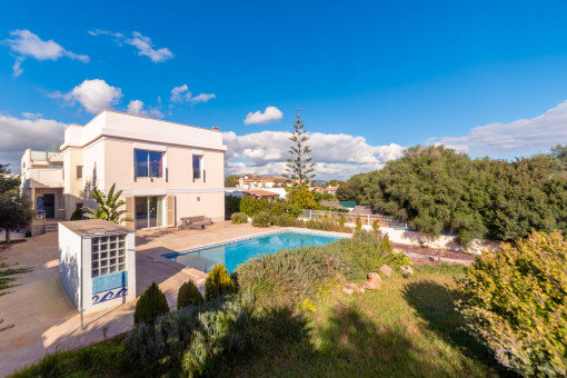 Moderne Villa mit Garten, Pool und Dachterrasse in Sa Coma