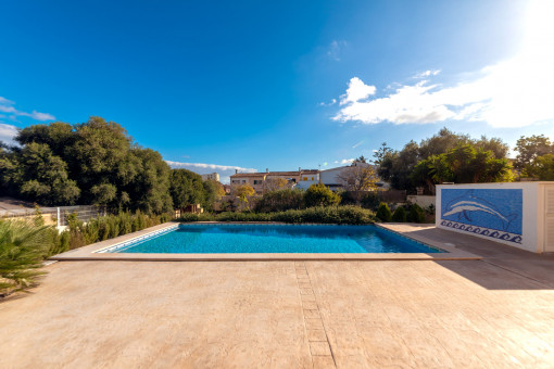 Pool und Terrasse