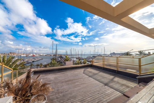 Meerblick Wohnung an Palma´s Paseo Marítimo mit grosser Terrasse und zwei Parkplätze