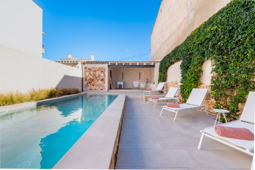 Stilvoll renoviertes Stadthaus mit charmanten Patio und Pool im Herzen von Felanitx