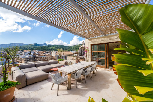 Modernisiertes Stadthaus mit Garage, Pool und herrlicher Aussicht inmitten der Altstadt Pollensa