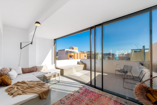 Renoviertes Penthouse-Studio mit zwei Sonnenterrassen und Meerblick, in El Terreno